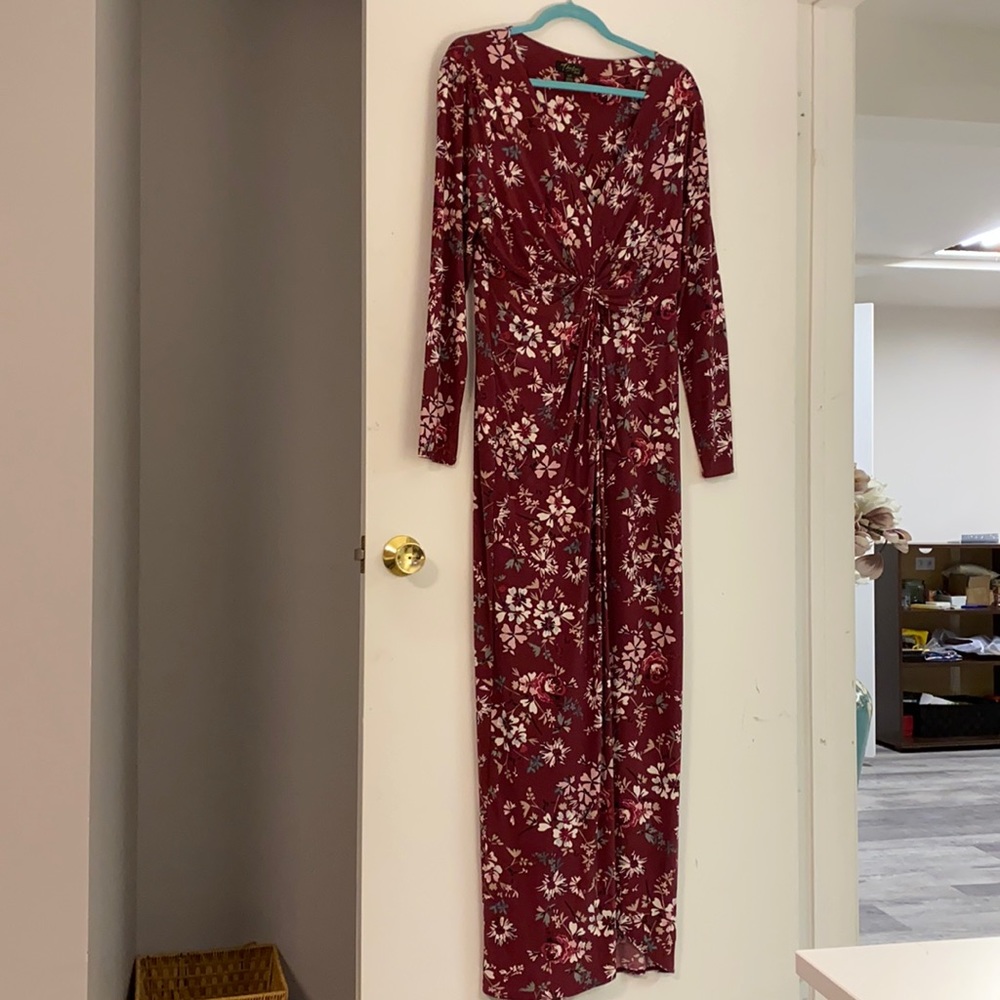 Worn once maroon was floral accent dress